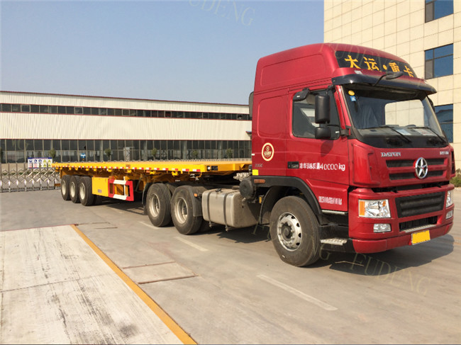 Carbon Steel Heavy Duty Flatbed Trailer , 12 Twist Locks Flatbed Equipment Trailers