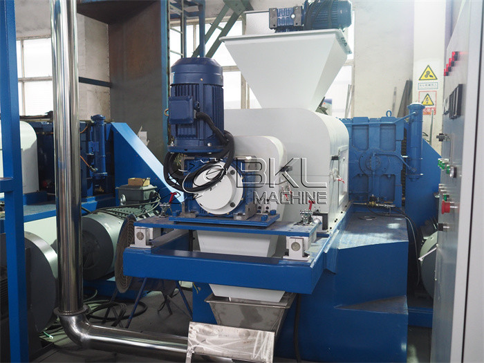 Invertor controlled LDPE PE Plastic Squeezing Machine Film Dryer Machine