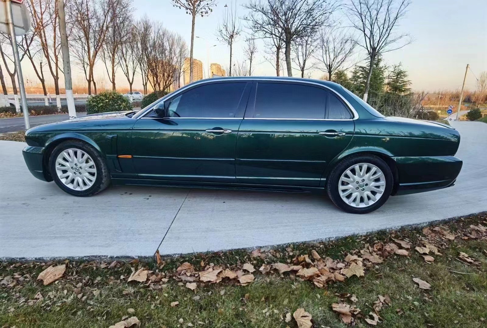 For Jaguar XJ8 XJ6 Body Kit XJ6 XJ8 Upgraded Wald-style Front and Rear Bumper Spoiler Body Kit