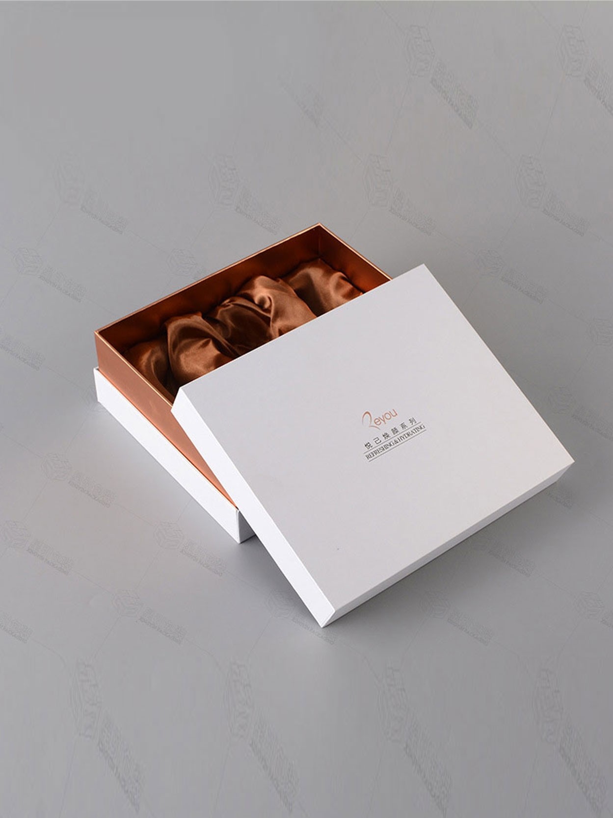Satin Lined Cosmetic Paperboard Box with Glossy Finish Coated Paper Makeup Packaging