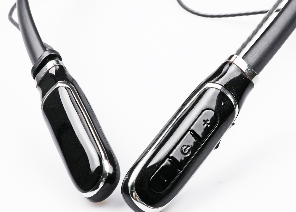 Deep Bass Sound Wifi Bluetooth Headphones Long Paly Hours For Smartphone