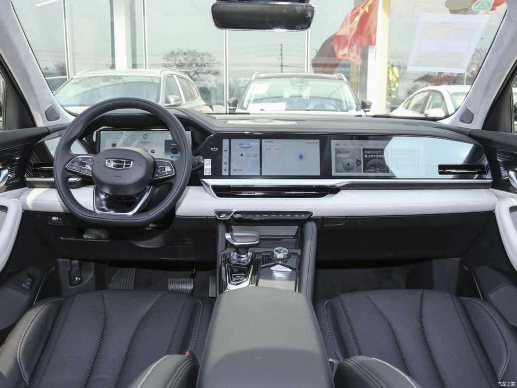 Geely Xingyue L Gasoline Version 2WD 215km/H 5 Seats Monjaro L Gasoline Petrol SUV Car