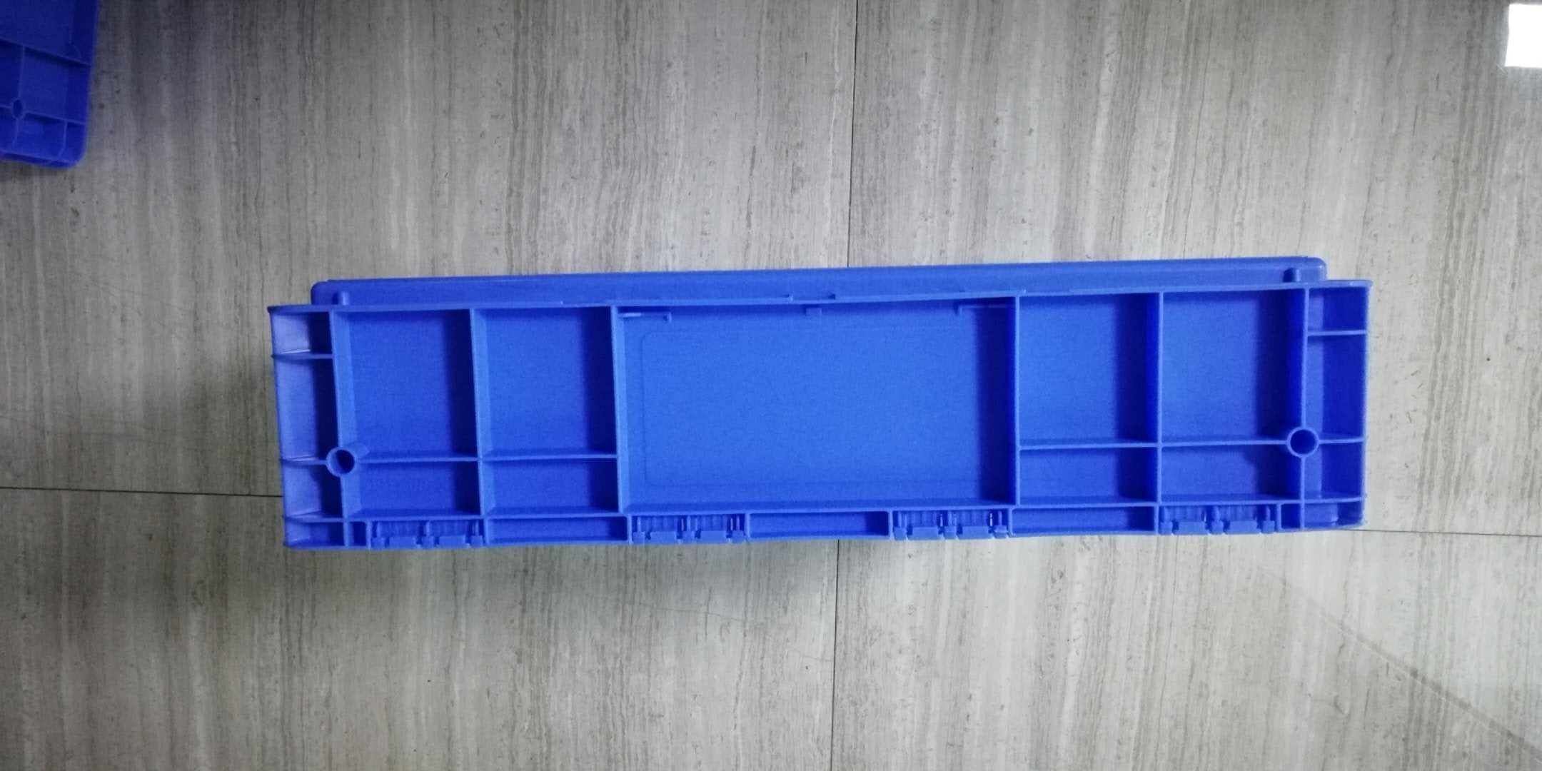 Hinged Lids Plastic Storage Tote Boxes Blue Color Stacking Turnovers