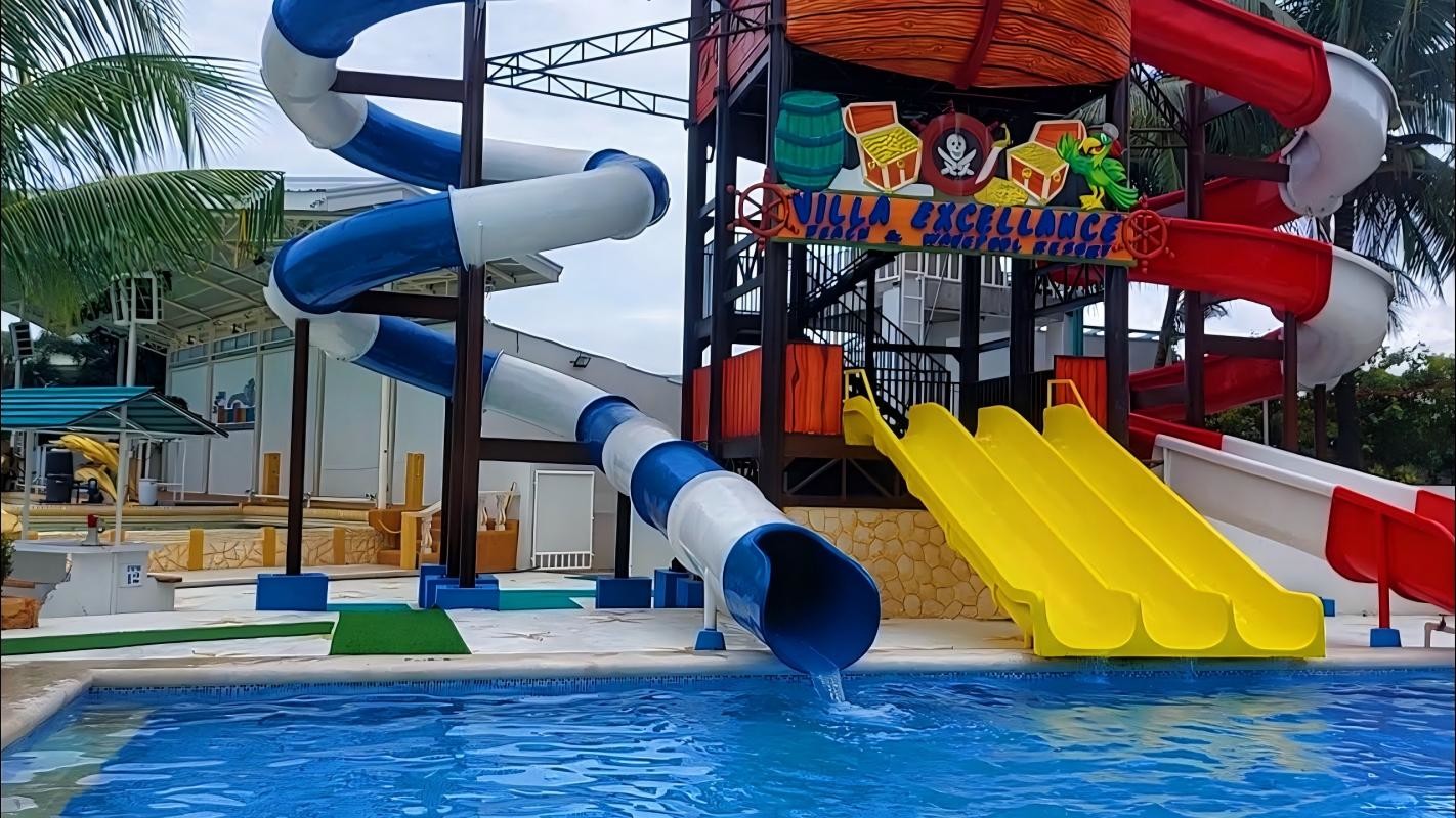 ODM Water Park Kids Swimming Pool Equipment Small Size Fiberglass Water Slide
