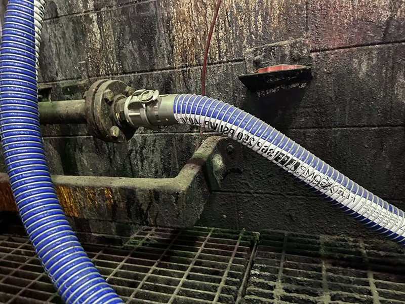 Flexible Composite Cargo Hose Coupling Assembly Blue Chemical Oil Resistant