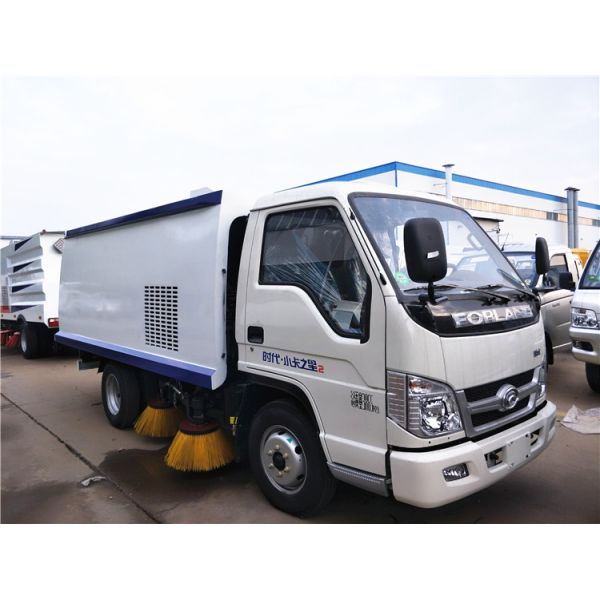 4*2 Foton Mini Road Sweeper Truck 2.5m3 Street Cleaning Trucks