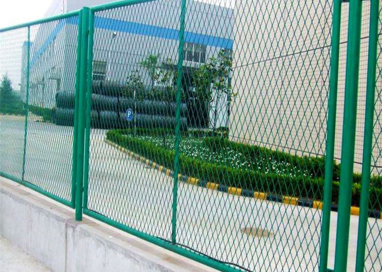 Highway Security Expanded Metal Mesh Fence PVC Coated 2.0m Width 2.5m Height