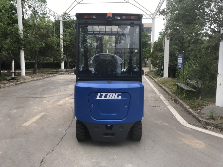 3000kg Electric Counterbalance Truck , Battery Power Lift Truck For Factory