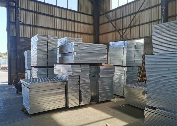 High Strength Platform Steel Grating 100mm Skid Proof Galvanised Walkway Mesh