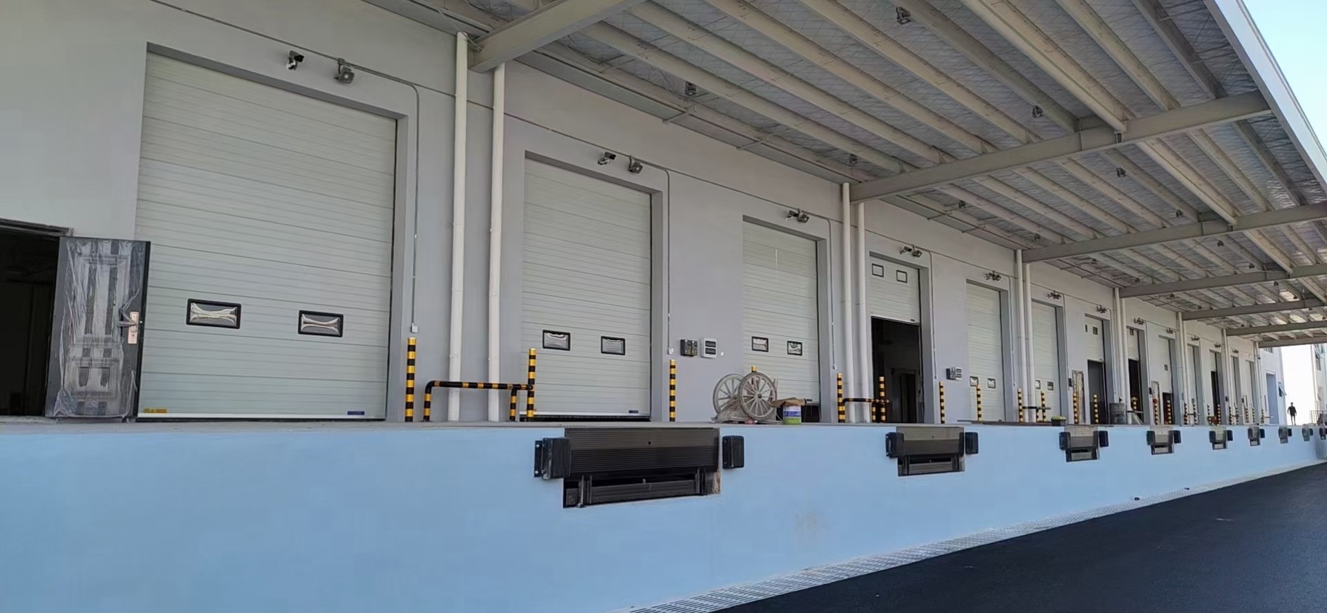 Large Auto Lift 40mm Panel Steel Sectional Door Motorized