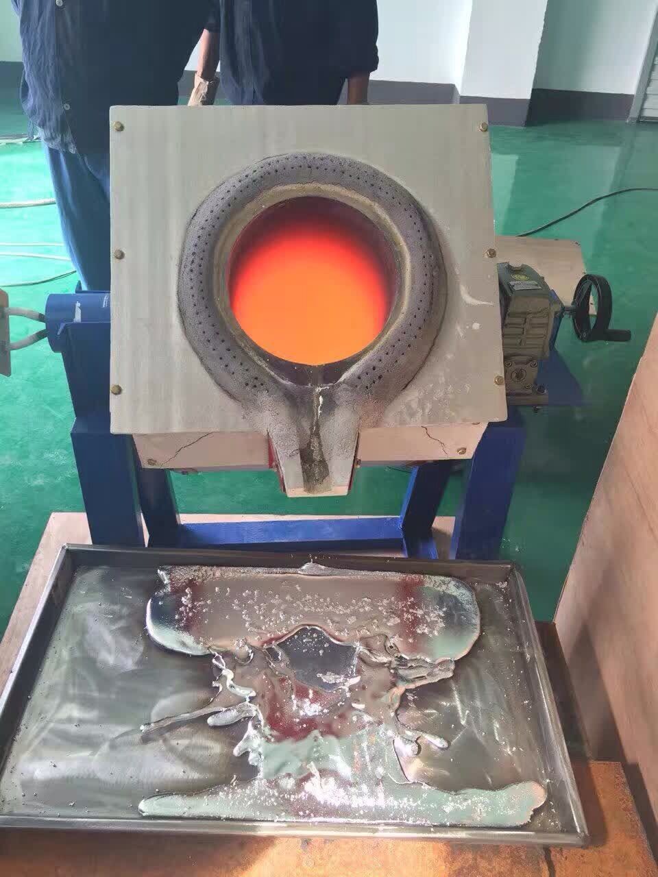 Small Induction Melting Furnace 10 - 50kg Capacity Igbt Induction Furnace Easy Operation