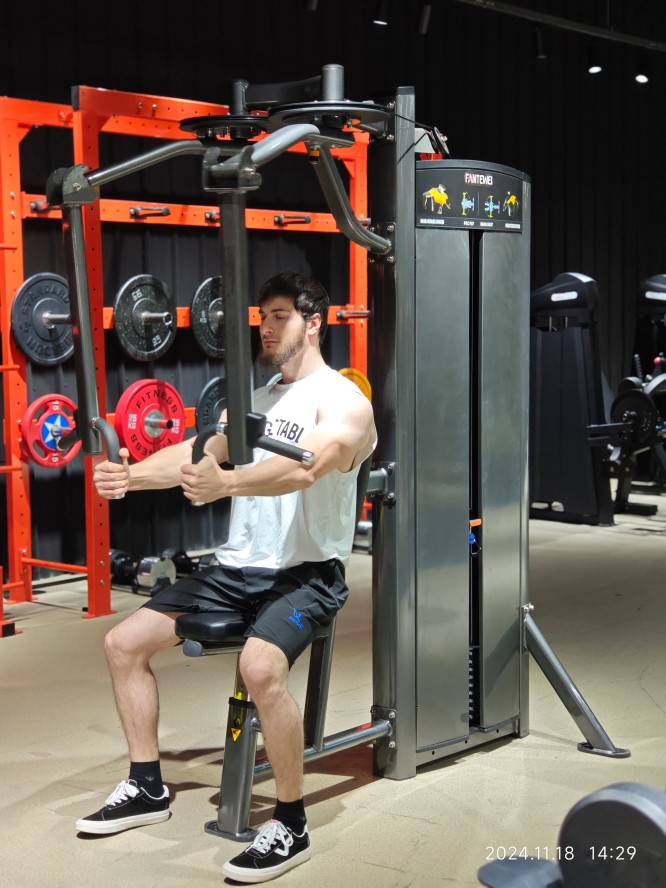Fly/Rear Deltoid Machine Commercial Fitness Equipment Pectoral Weight Training Machine