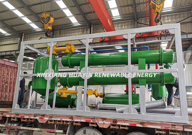 1 Ton Small Pyrolysis Machine CE ISO Waste Tyre Refinery To Oil