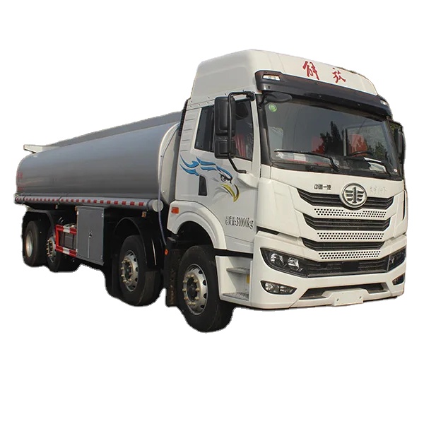 Jiefanghan Front Four Rear Liquid Loaded Vehicle 28 Cubic Meter With Six Wheels