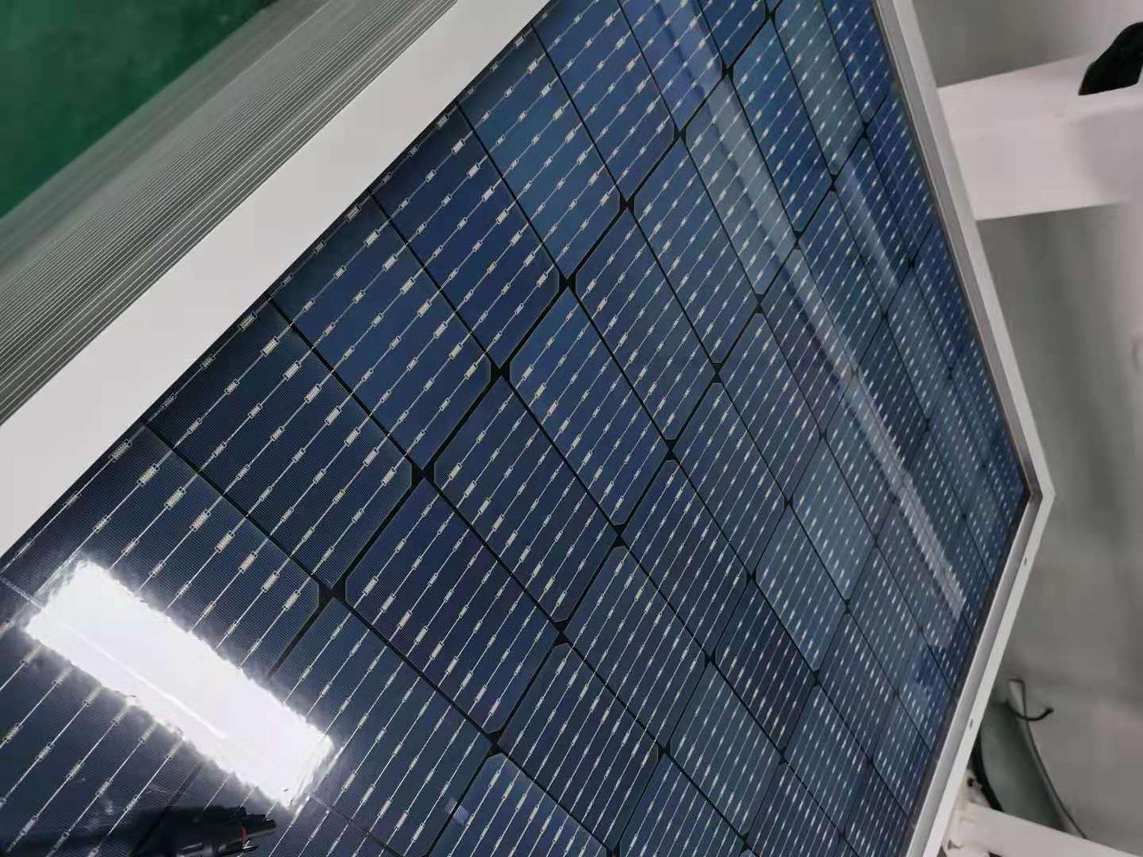 Pure Sine Wave Off Grid House Solar System Smart Lithium Battery Charger