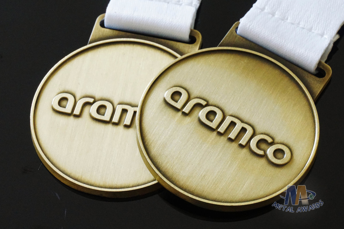Bespke Netherlands Logo Awards And Medals Both Side Antique Gold Plating Sublimated Ribbon