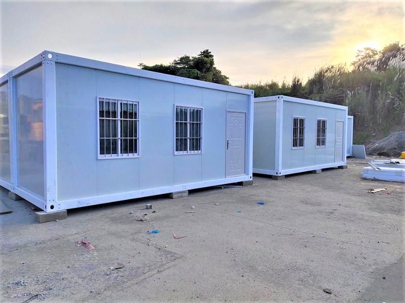 Detachable Container House Metal House Steel Frame Modular Homes For Temporary Accommodation With Sandwich Panel Door