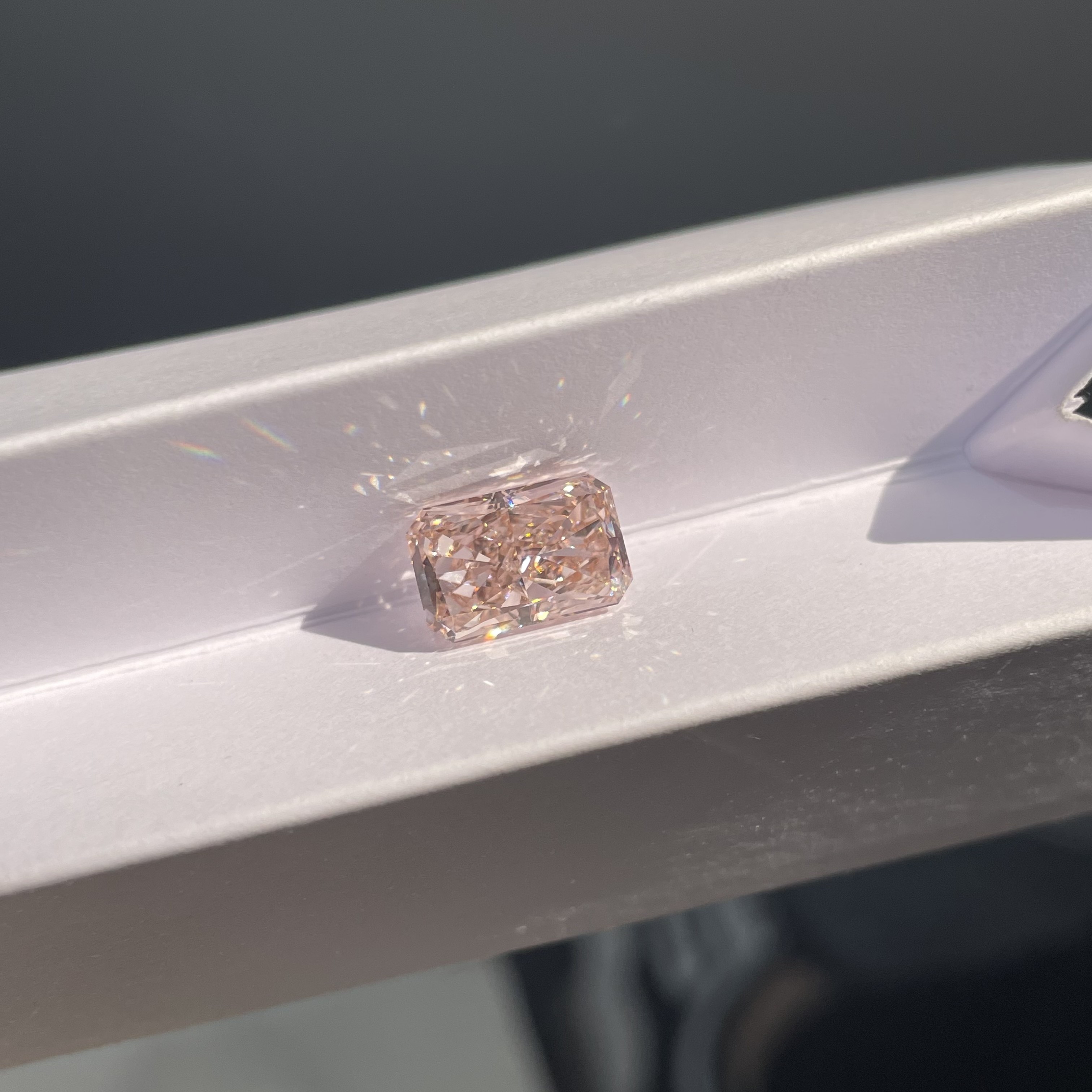 VS2-VVS2 CVD Lab Grown Pink Diamonds 1.5-3.0ct Radiant Brilliant Cut