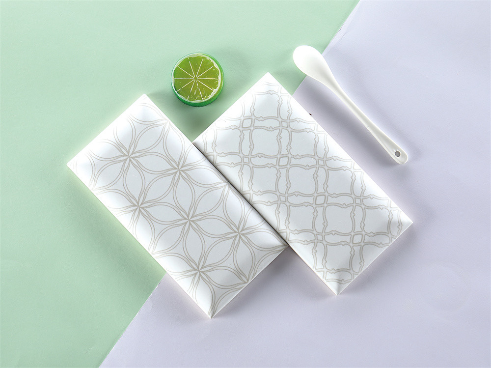 White Bevelled Tiles 75x152mm Glossy Ceramic Wall Bread Tiles For Bathroom and Kitchen