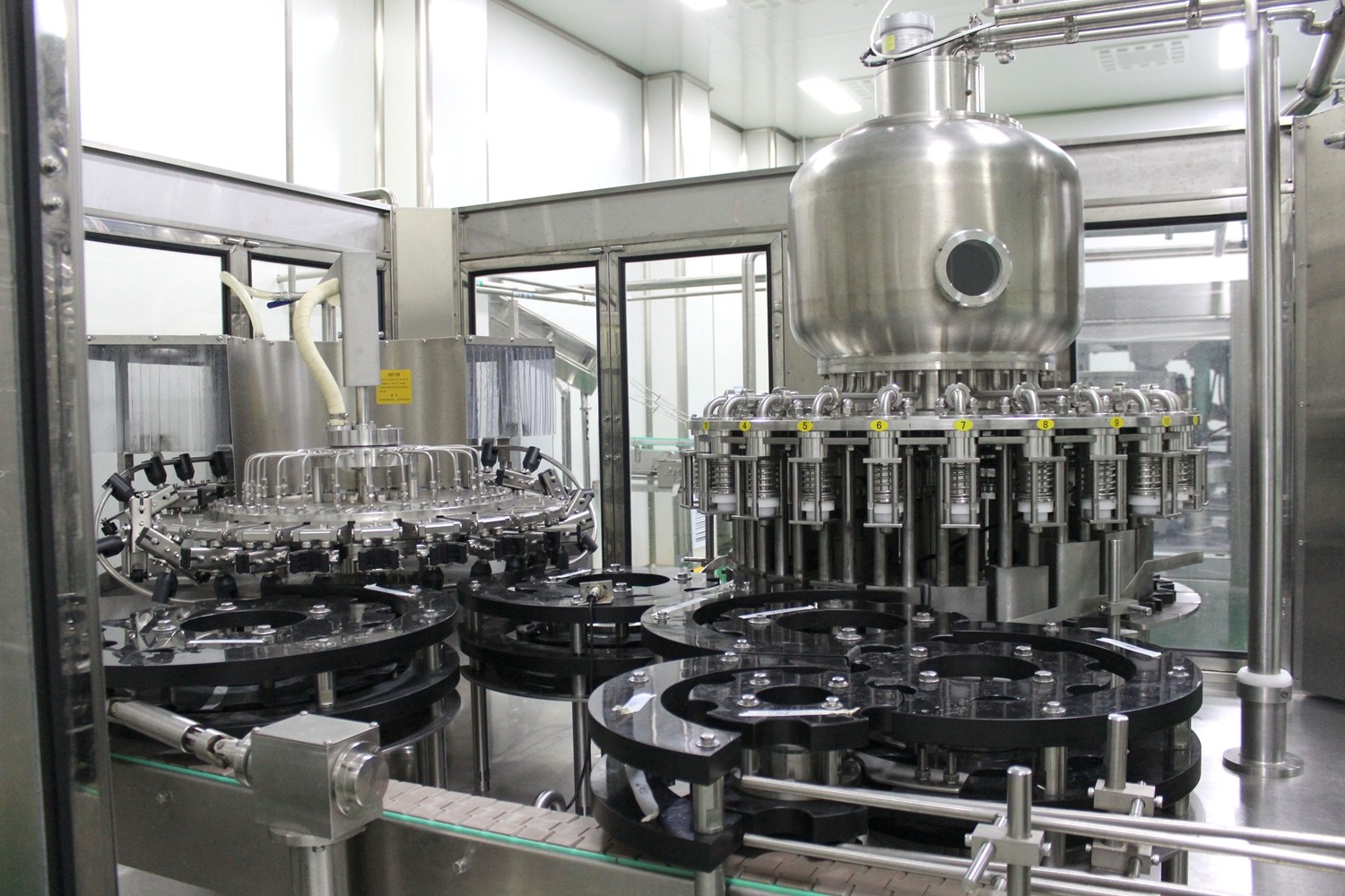 Stainless Steel 316 32000bph Sparkling Water Filling Machine