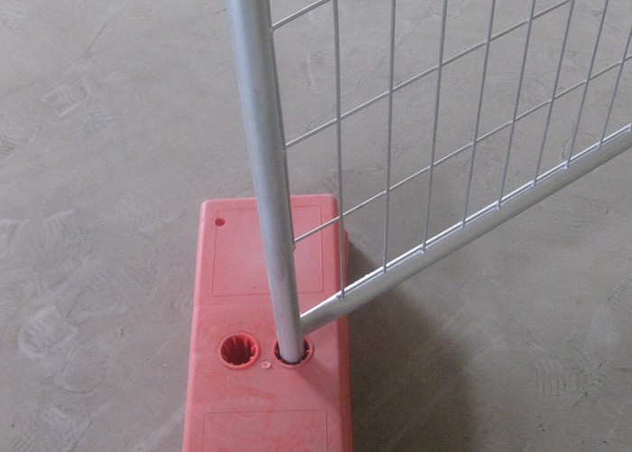 Hot Dipped Galvanized Temporary Fencing , 42 Microns Welded Mesh Security Fencing