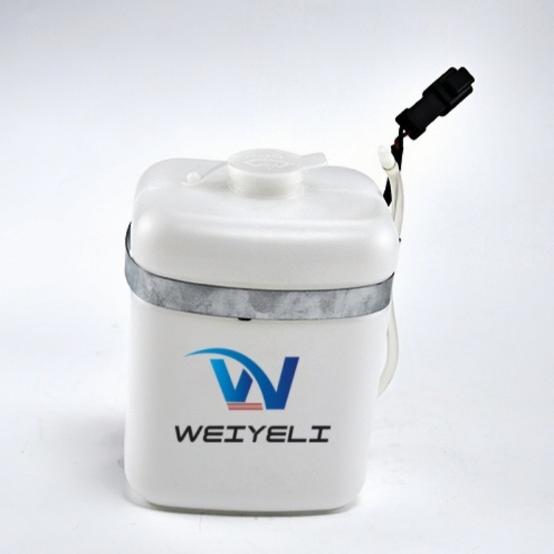 Yuchai 12V/24V Wiper Washer Spray Bottle Windshield Washer Spray Bottle Auxiliary Water Tank