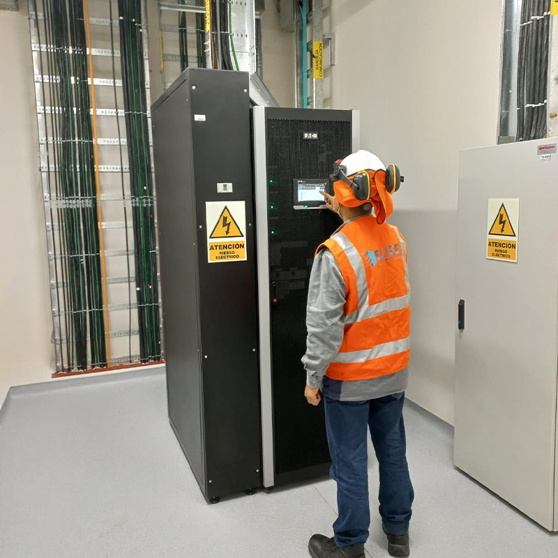 Eaton Brand Online 93PR series UPS15-500KVA 25KVA-200KVA with three phase output for office compute