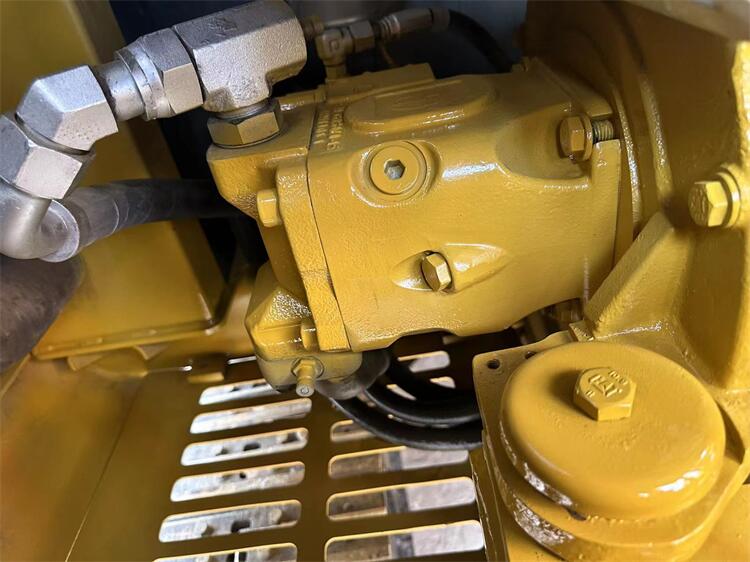 Japan Made Active Used Cat 305.5 Mini Excavator in with Original Hydraulic Valve