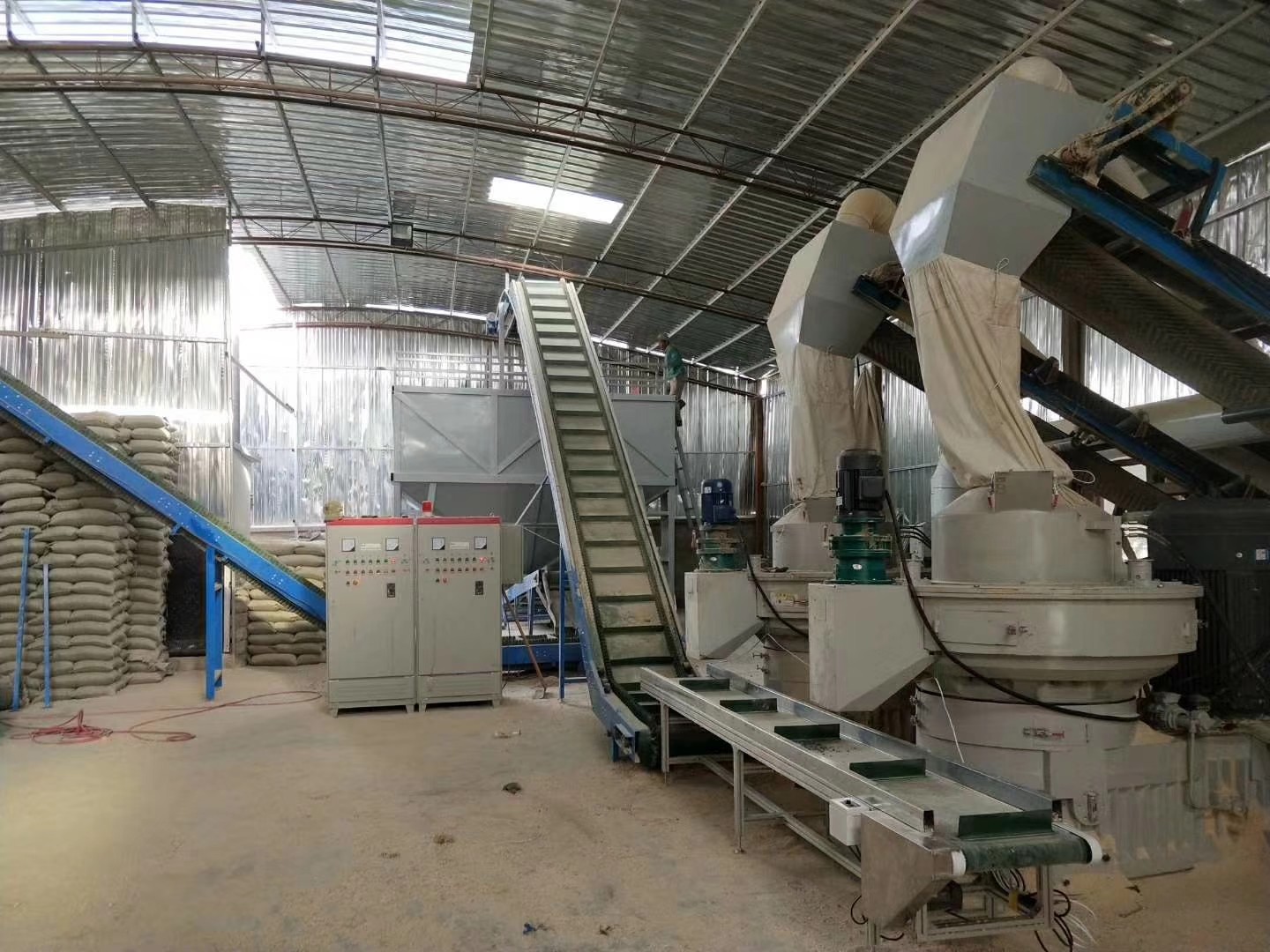 380V 90kw Wood Pellet Machine Wood Pellet Mill Ring Die Pellet Making Machine