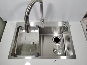 China Topmount Installation Stainless Steel Single Bowl Sink For Square Kitchen Renovation wholesale