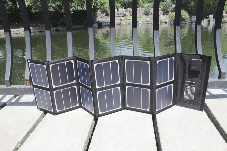 Suitcase Solar Panel Kit 40W 50W 60W Outdoor Camping Waterproof Folding Solar Panel Bag