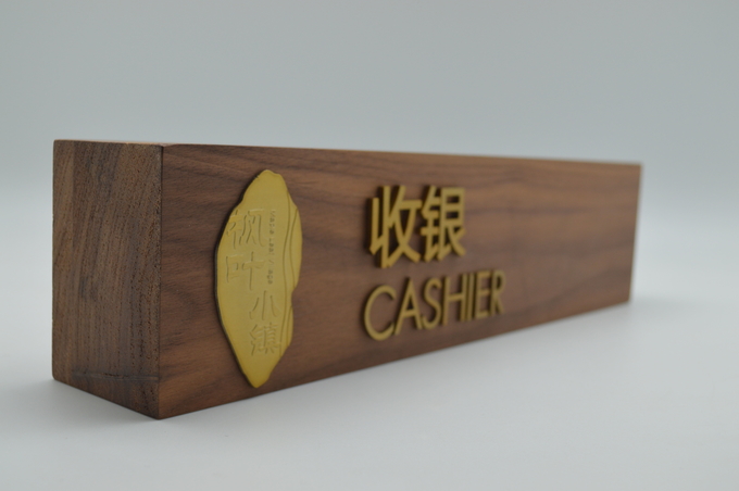 254*254mm Custom Directional Arrow Signs For Airport / Stations