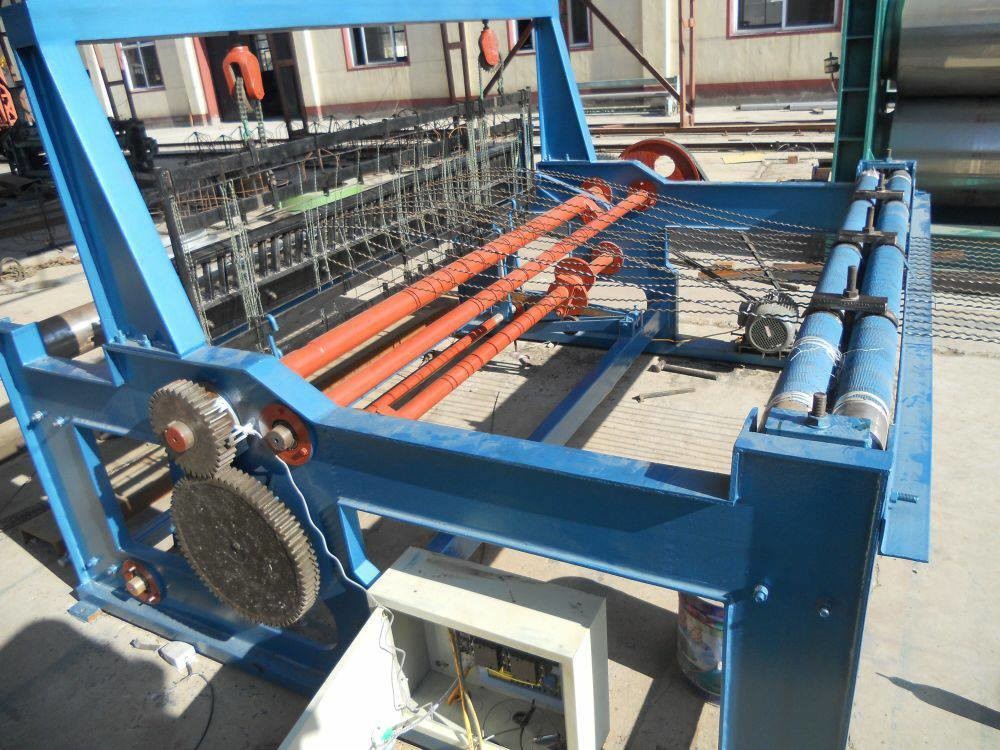 5-12mm Hydraulic Crimped Wire Mesh Machine For Q235 Galvanized Stainless Steel