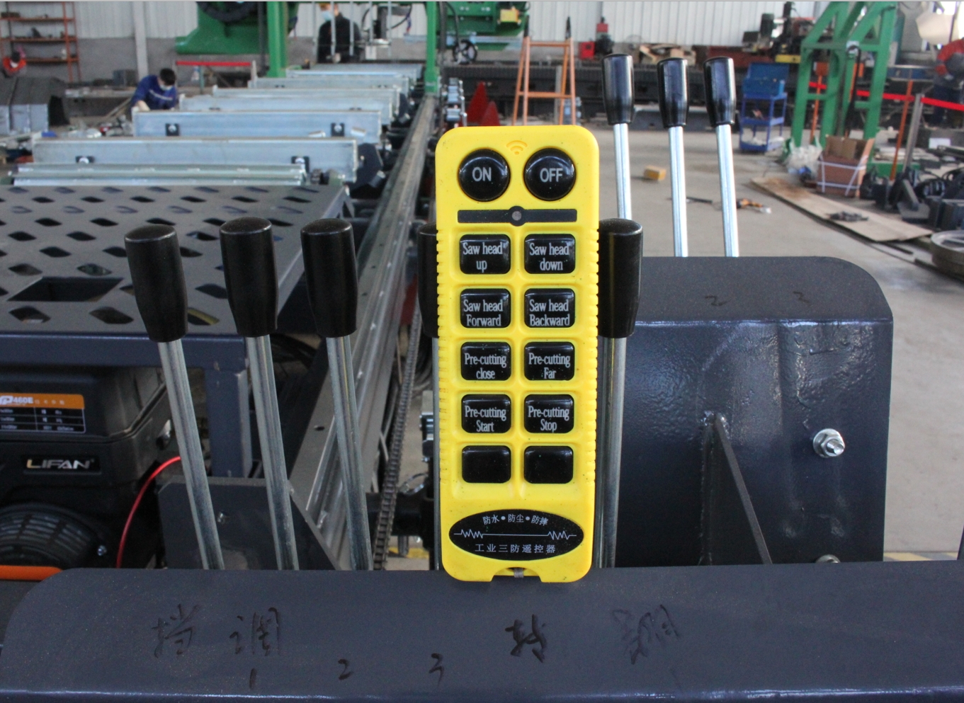 CE Marked Farm Style Fully Auto Hydraulic Horizontal Gasoline Petrol Band Saw Sawmill