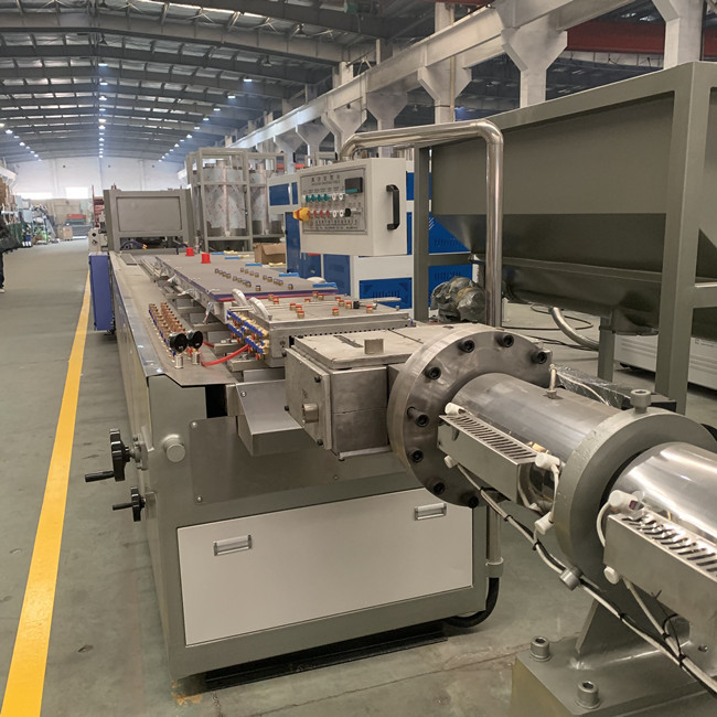 500kg/H Wpc Foam Board Making Machine PVC Resin Raw Material