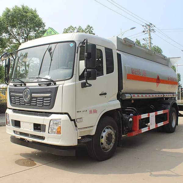 Dongfeng Tianjin Small Axle Flammable Liquid Tank Transporter 15 Tons