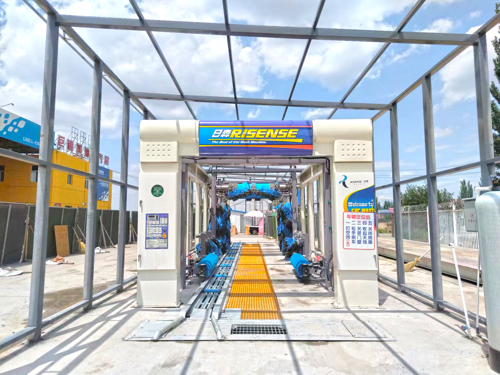 Fully Automatic ExpressTunnel Car Wash Machine with 9 Brushes Conveyor Belt for North/South America Market