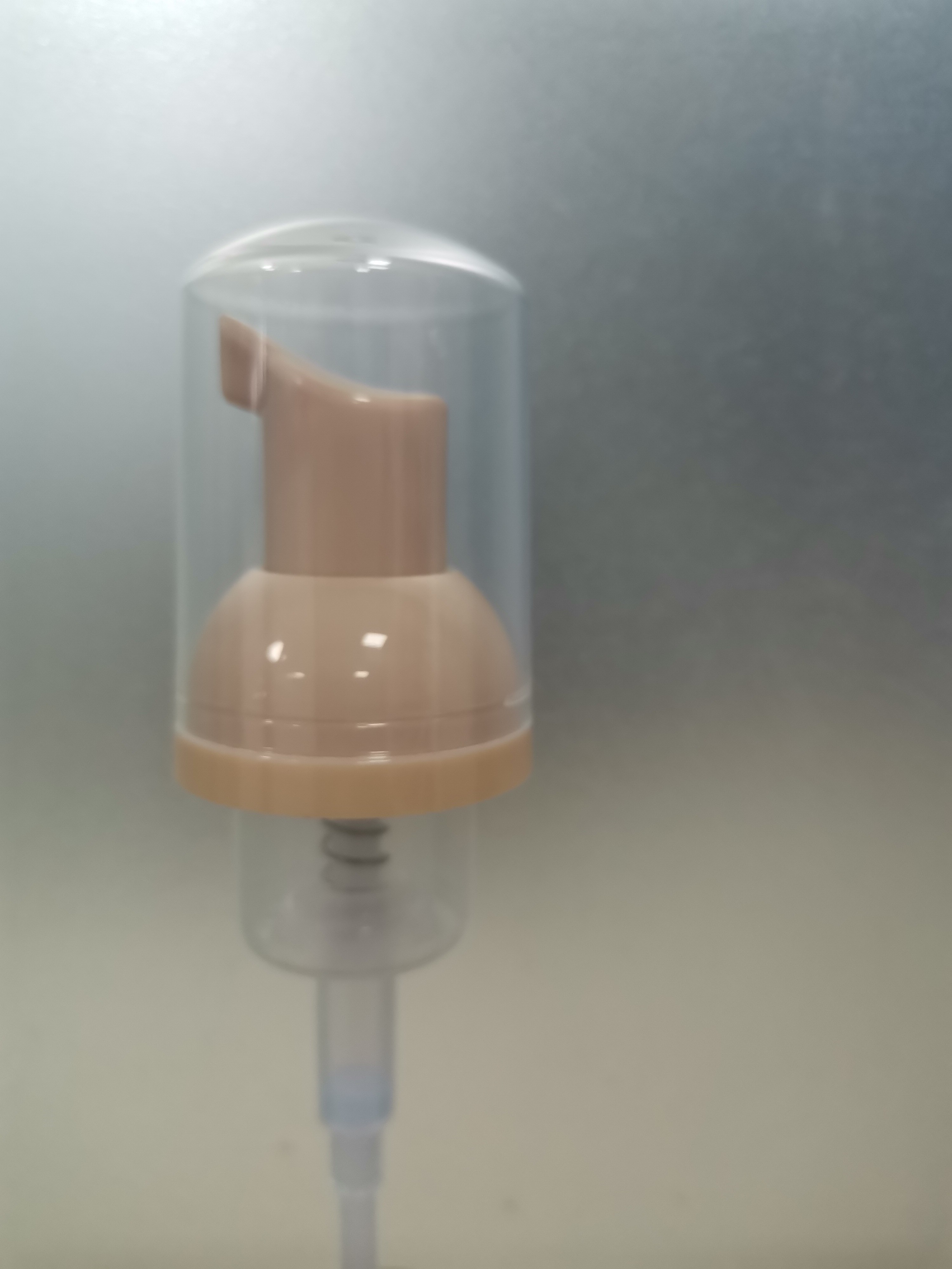 Smooth 30mm Foam Pump With 0.4 CC Output Custom Color Clear Overcap For Dispensing Foam