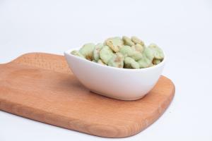 China Wasabi Flavor Coated Crispy Dry Roasted Fava Beans Snack Foods Sample Avaliable wholesale