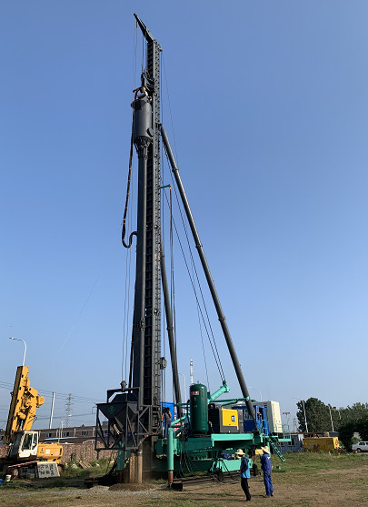 Bottom Feed Vibroflot System In Reclamation Island Dry Method
