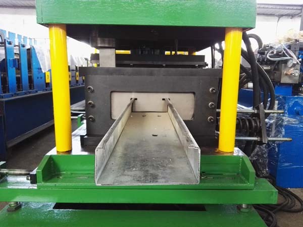 Steel C And Z Purlin Roll Forming Machine , C Channel Truss Roll Forming Equipment