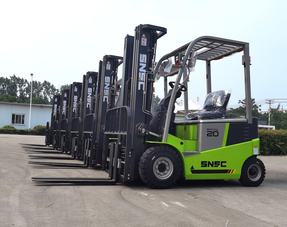 1150mm Fork Length 4 Ton 4-Wheel Telehandler Forklifts for Off Road and Rough Terrain