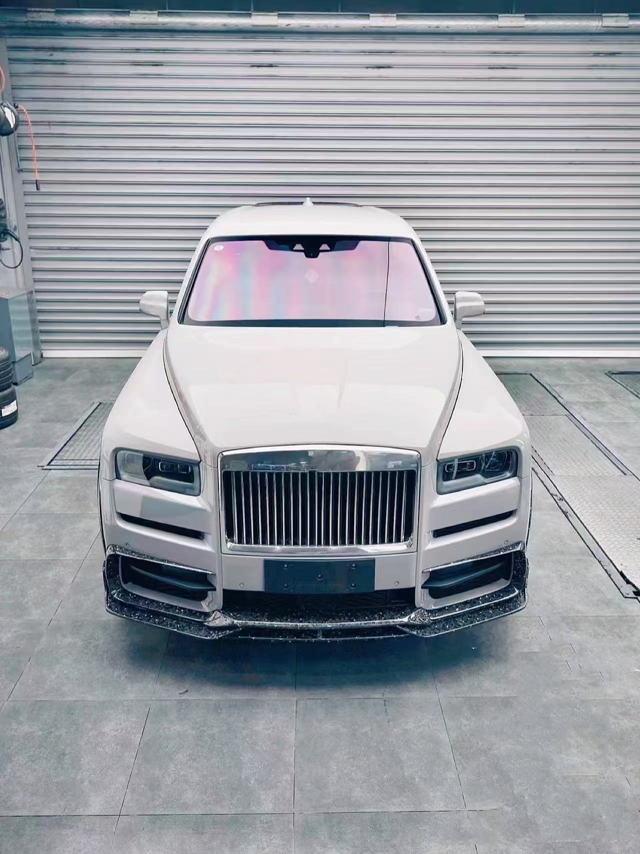 2018 - 2019 Cullinan Body Kit DW Style Front Lip Diffuser Spoiler Widebody Kit
