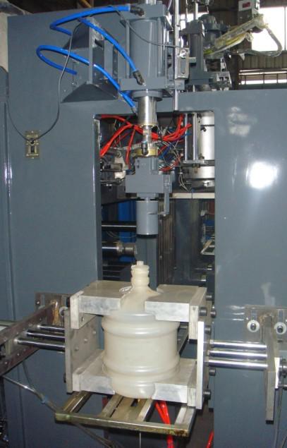 HDPE Bottle Jerry Can Blow Mold Machine 29CBM 4.1*2.2*3.5 M