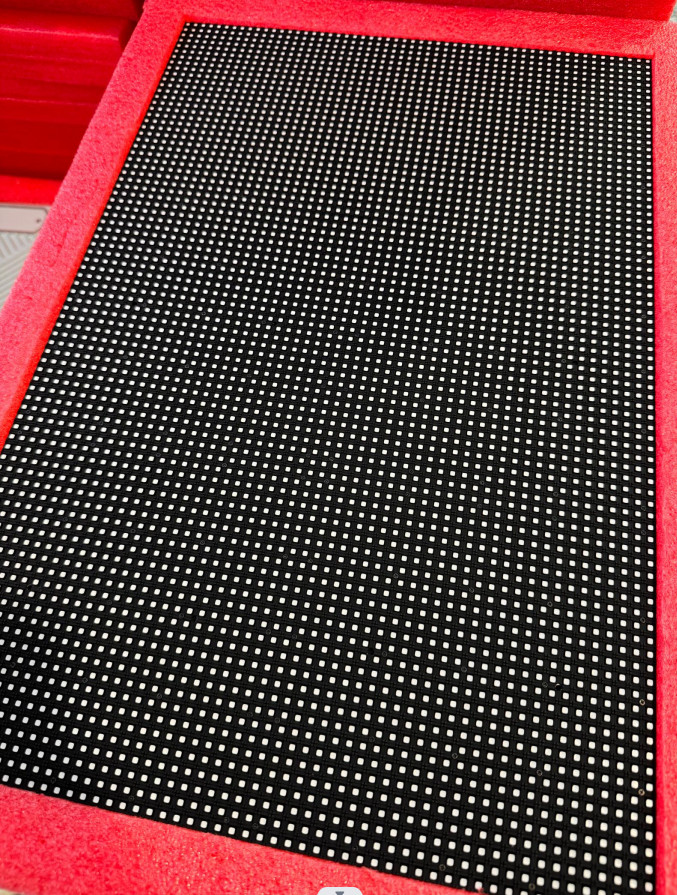 Energy Saving and Low Heat LED Advertising Display Common Cathode Technology