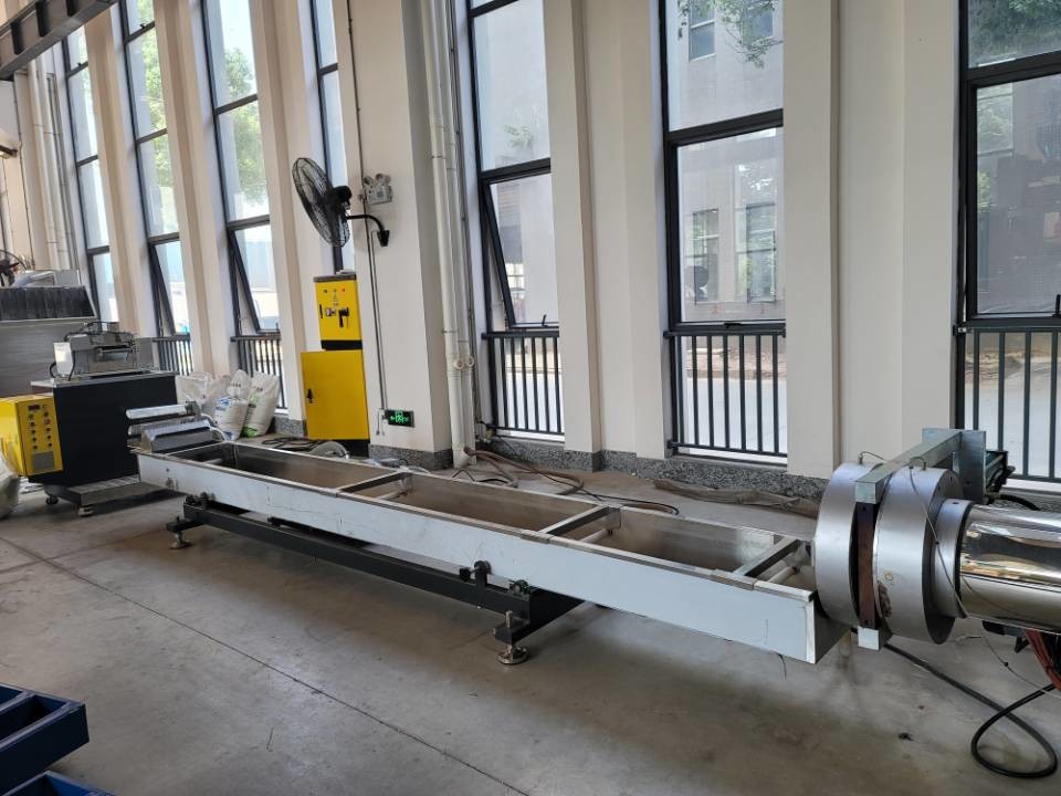 Two Stages PE / PP / HDPE / LDPE Film / Bag / Woven Bag / Non Woven / Fiber Granulating Line