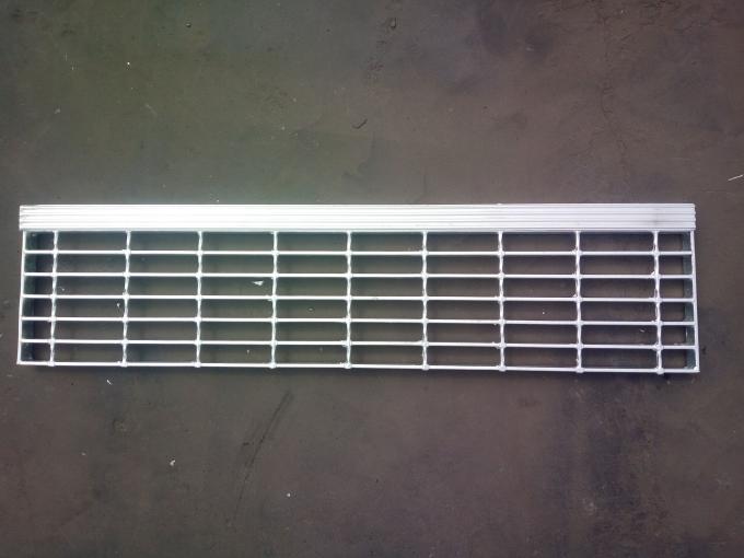 T4 T5 Galvanized Steel Stair Treads With Checkered Plate For Industry Floor