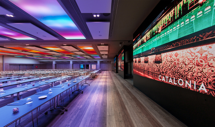 High Density P3.9 Welcome Display 500x1000 LED Display Screen For Shops