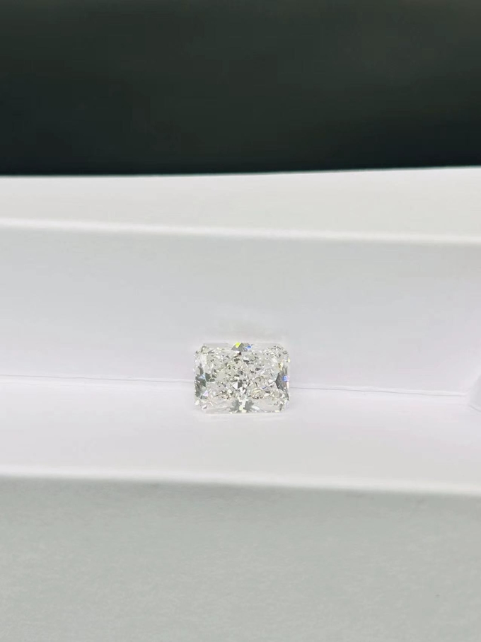 Colorless 10 Mohs CVD Lab Grown Diamond Radiant Cut Fancy Design