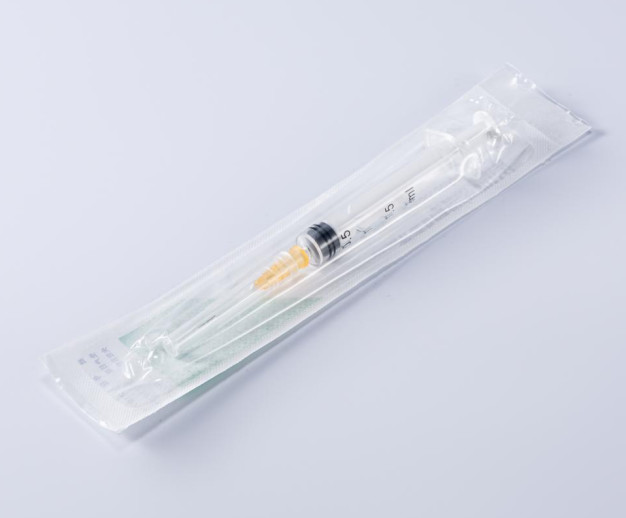 Luer Lock Slip Medical Disposable Syringe With Safety Needle Transparent 1ml 5ml